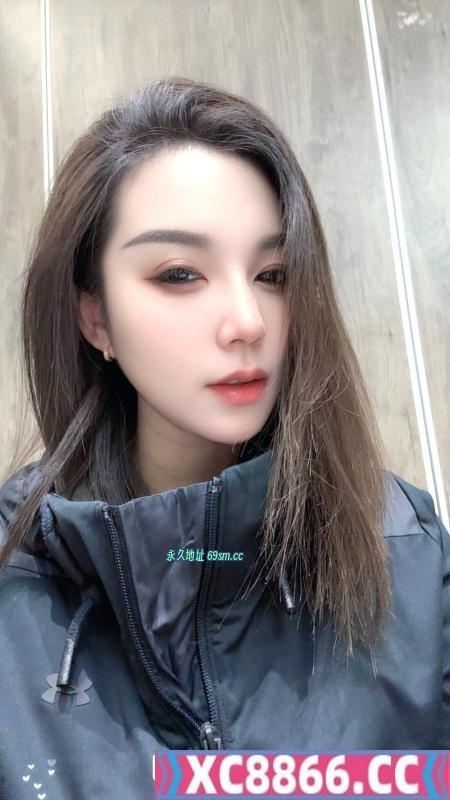 小姐姐自拍BM风傲人动人冬日校园女神私藏