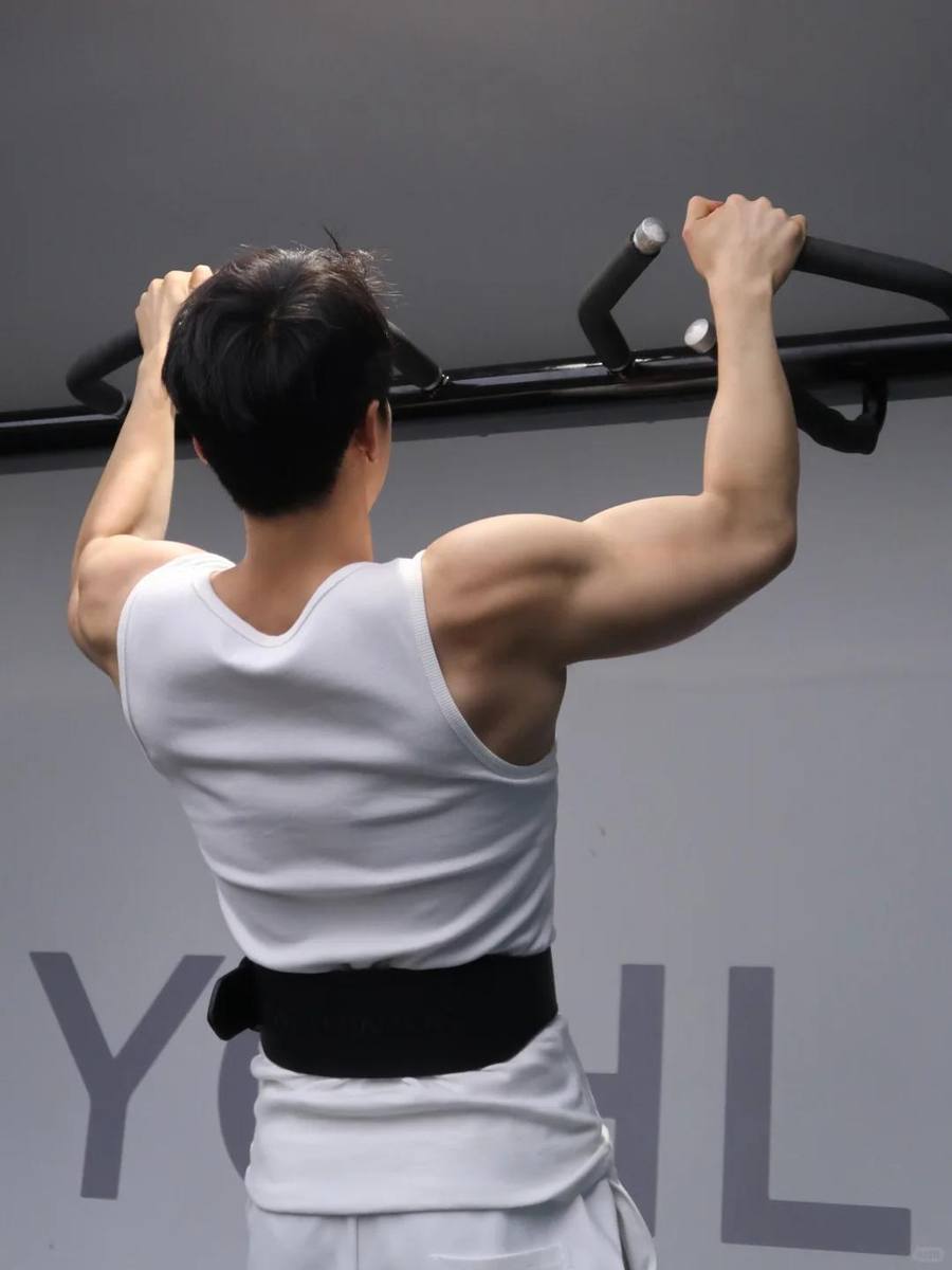 严选盐系齐刘海护士瑜伽馆推荐广州185男大体育生。宽肩窄腰八块腹肌，东北第7张