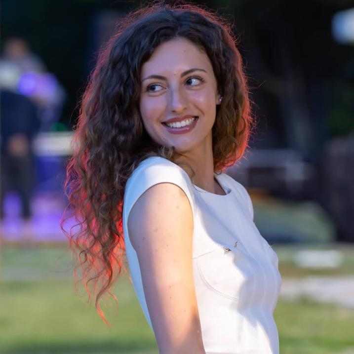 富朗西斯卡小姐姐图片