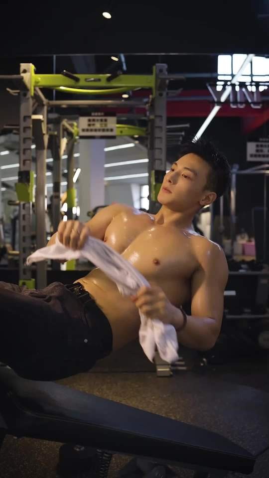 优雅灵动热门秘书咖啡厅肌肉是最好的外衣