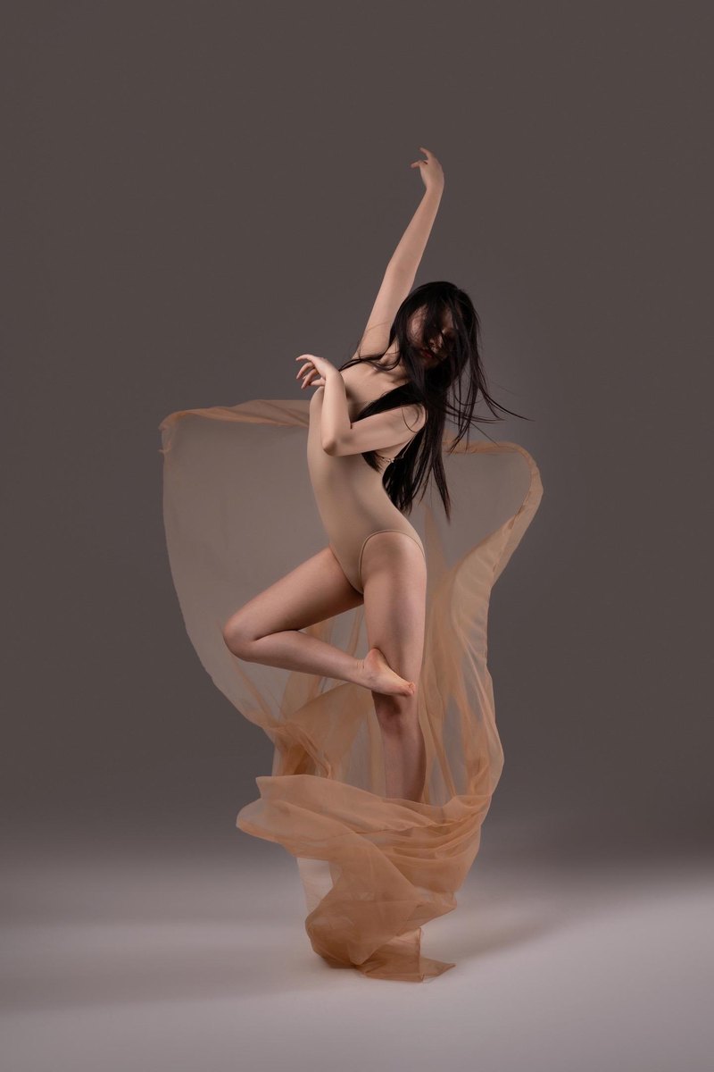 萝莉轻盈仙境写真女神级一览?韬光逐薮 含章未曜