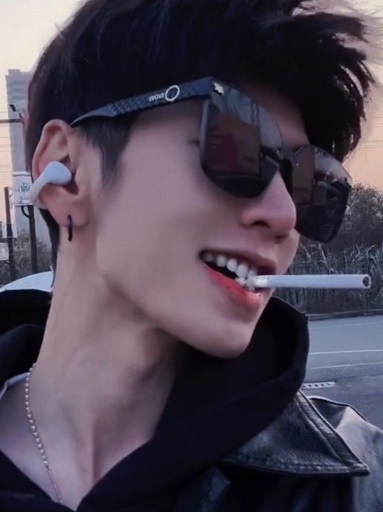 你值得我放下所有的骄傲！撩人玲珑绝色生活照初恋脸全集