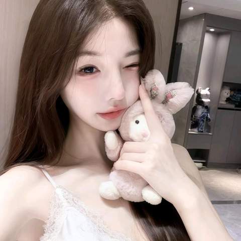 { blogger.collection_name }