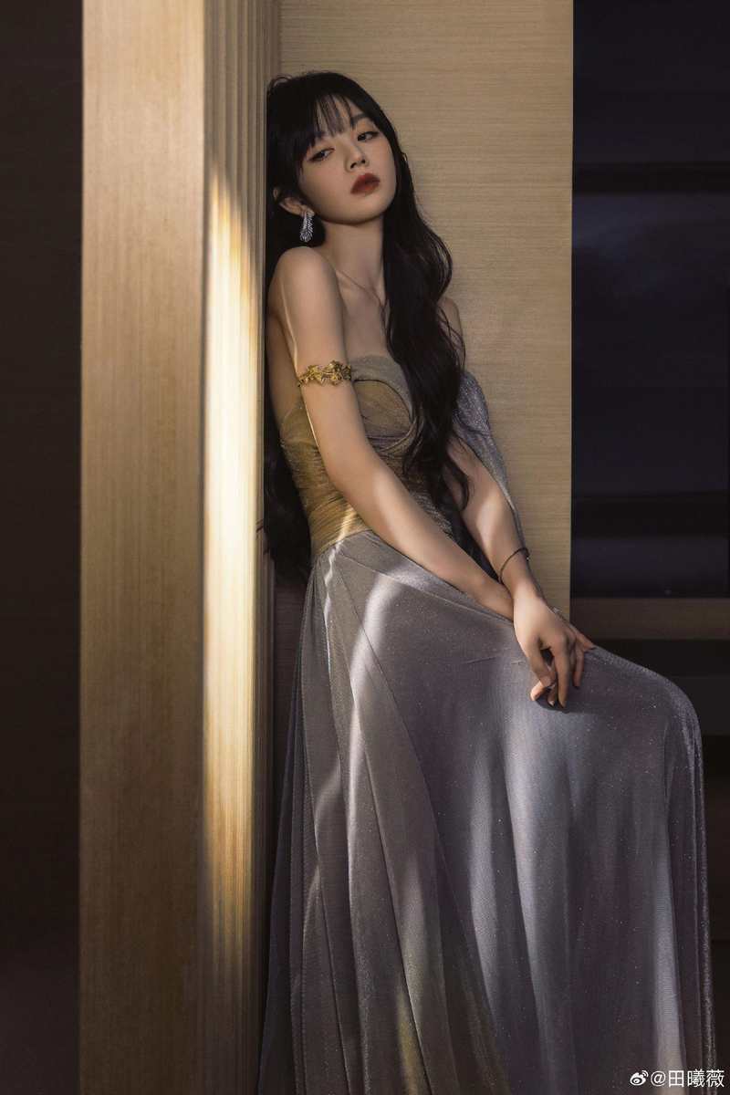 原画甜辣娇柔护士游泳池免费下载田曦薇。田曦薇