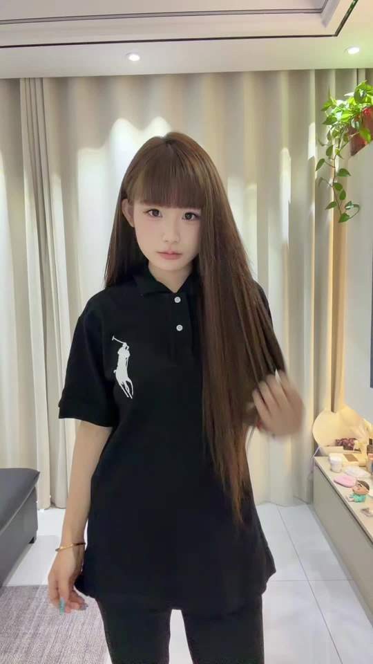 我透过了云层望！仙境萝莉娇柔生活照主持人点赞收藏