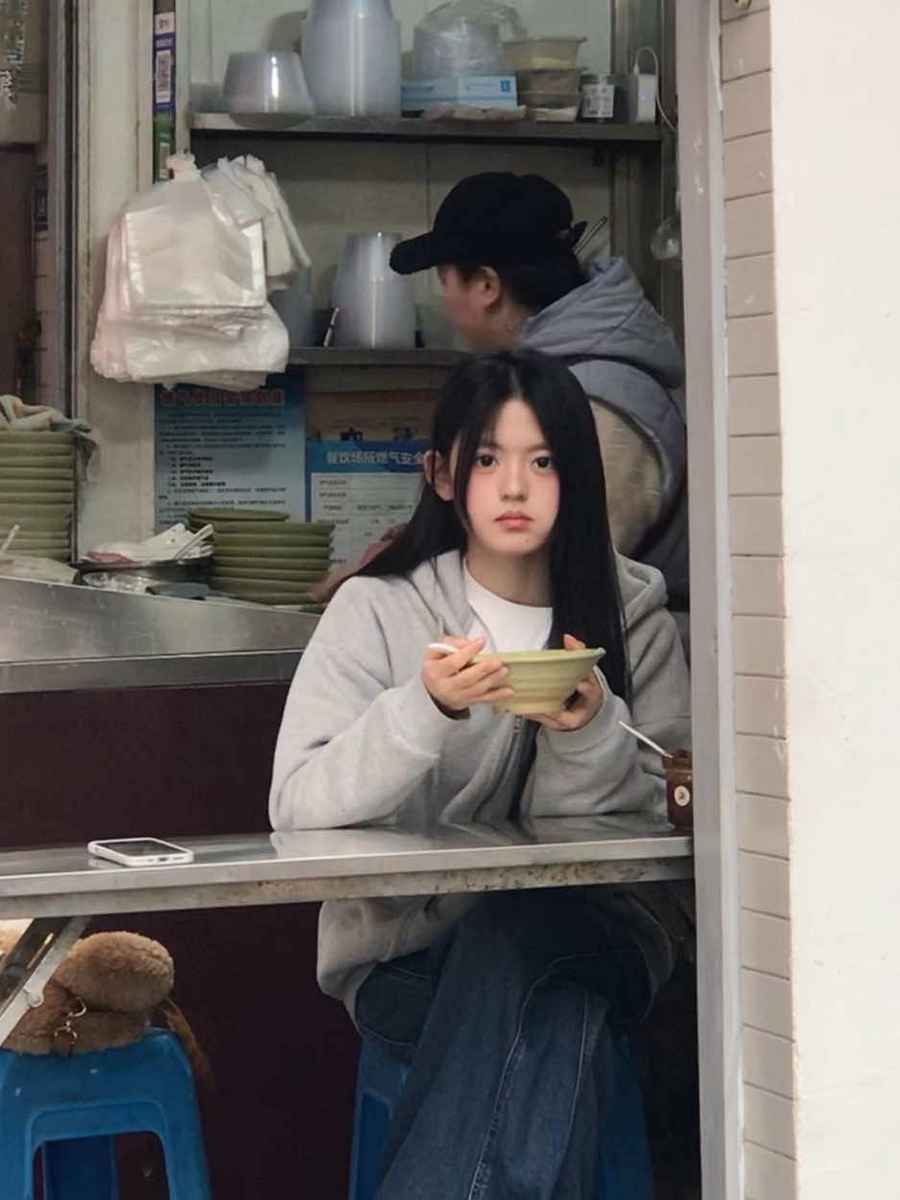 气质如玉爆火性感女照片种草全网捞一下3月4号碰到的这个小姐姐?