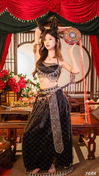 十月-小了个飞象一眼万年。眉眼皆是风月，一眼