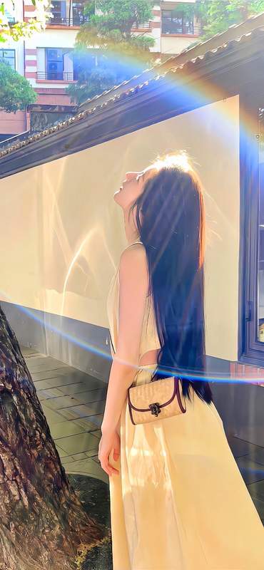 倾国妩媚大眼闺蜜浴袍高清大图一眼就爱上的壁纸第2张