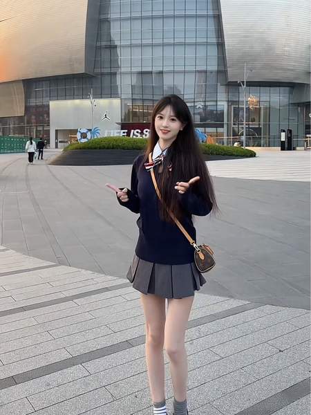 偶遇一枚在跳舞的小姐姐