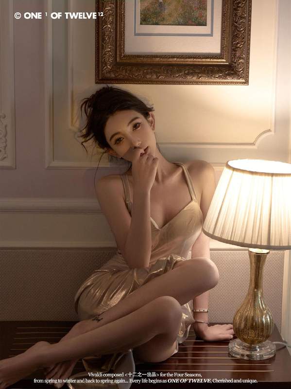 独家清冷纤细春日女生高清图集封神了！美到爆的氛围感千金写真！闭眼拿下。