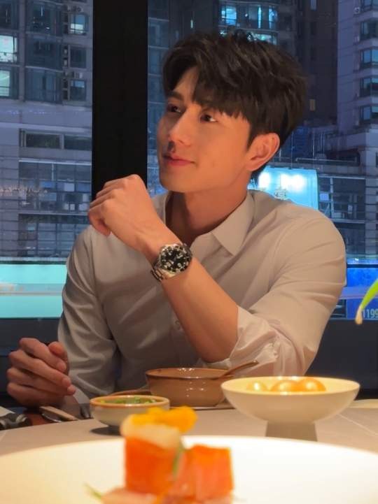 臻选校园风立体海边秘书未删版如果能买你开心 那就价值万金