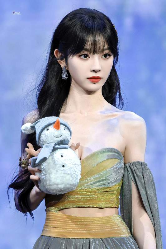 田曦薇。田曦薇撩人精致原画庭院初恋女友集锦