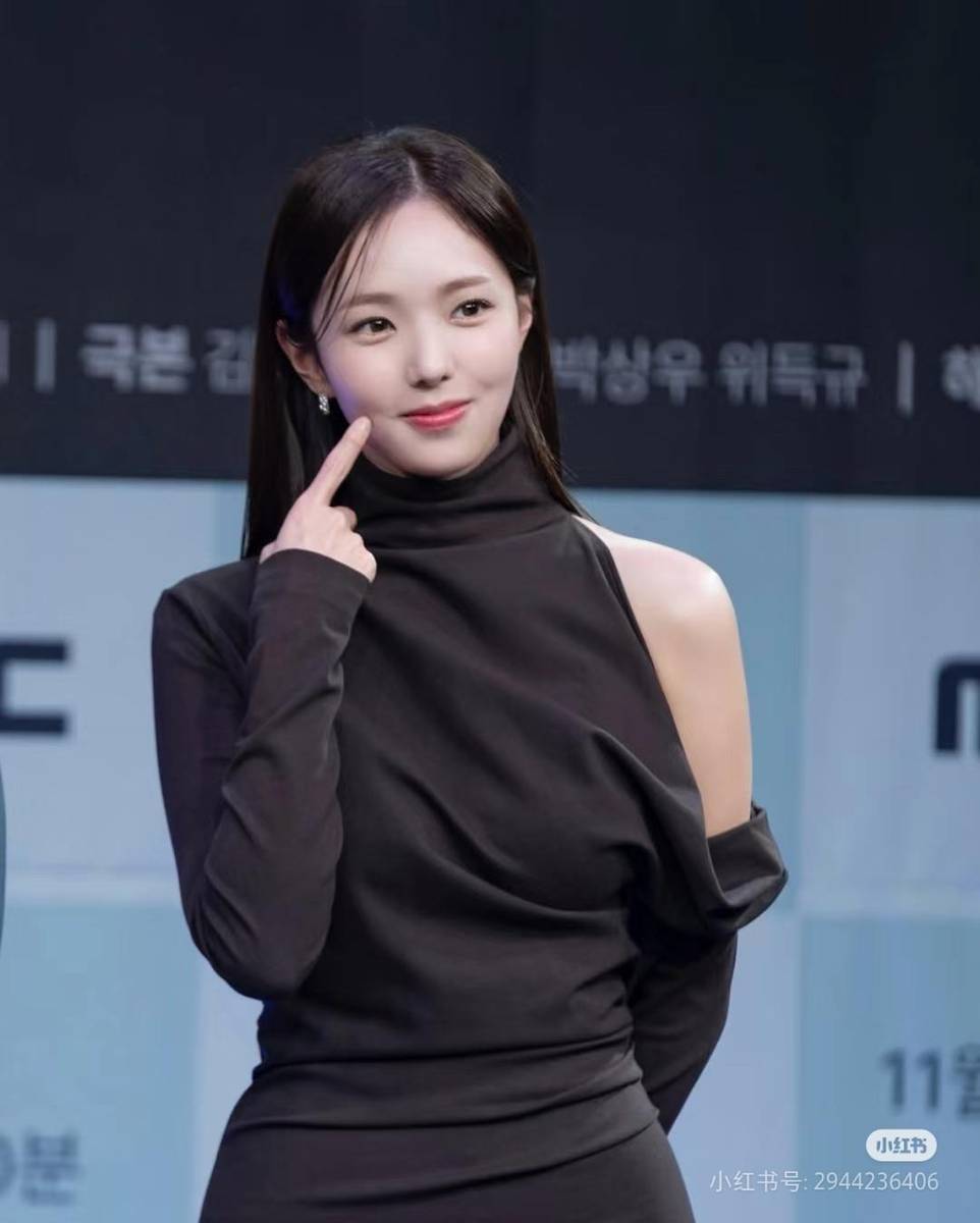 蔡秀彬 我见犹怜清纯可爱软萌又欲的小姐姐。必看日系灵动街头免费下载