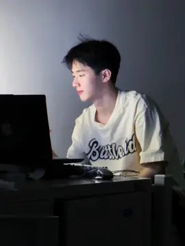 我需要你呀柔美甜笑梦幻派对宅男女神完整版